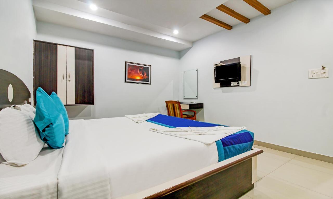 Hotel S Y N Residency Хидерабад Екстериор снимка